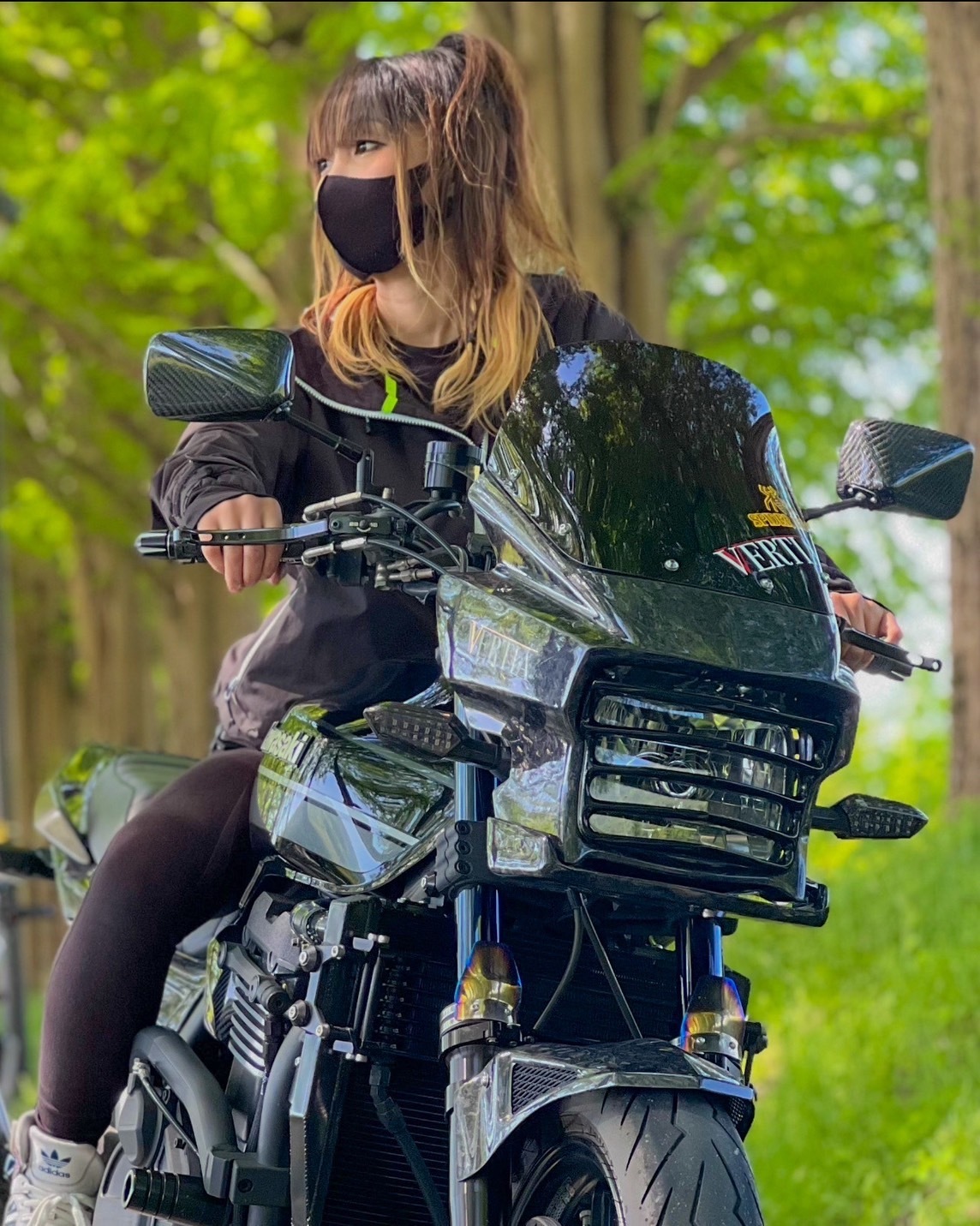 イギリスで作らられたギアアップベースの4人乗りカスタム