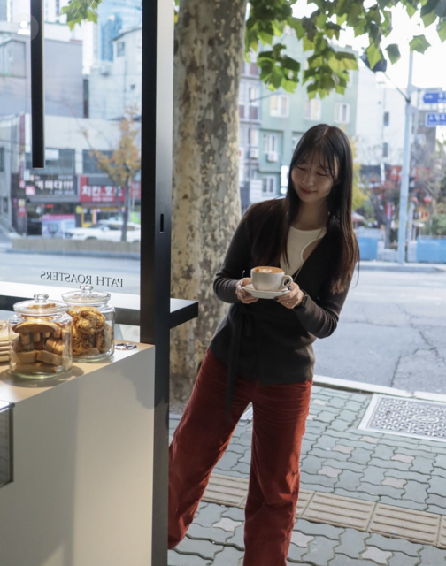 韓国 ソウル ソウル駅 駅前の広々としたカフェTrip.com ソウル