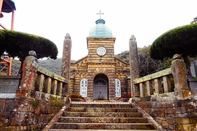 はじめての上五島, ⁡, 歴史ある教会巡りと, 豊かな自然に触れ, 心が清められる同時に, ⁡, 温かいおもてなし, 人とのご縁に,多幸感あふれる時間を過ごしました。, ⁡, ⁡, 世界遺産に登録された, 「頭ヶ島天主堂」をはじめ, 信仰の歴史を感じる教会群は, 深い感動ばかり ,高い天井とステンドグラスが, 美しく調和し本当に美しかった。, ⁡, ⁡, ステンドグラスを通す光は,