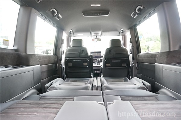 ステップワゴンで車中泊！ ４人で寝られる？ シートアレンジや純正アクセサリー紹介 - カエライフ ～ クルマとカスタムで暮らしをカエるーCUSTOMENJOY LIFE