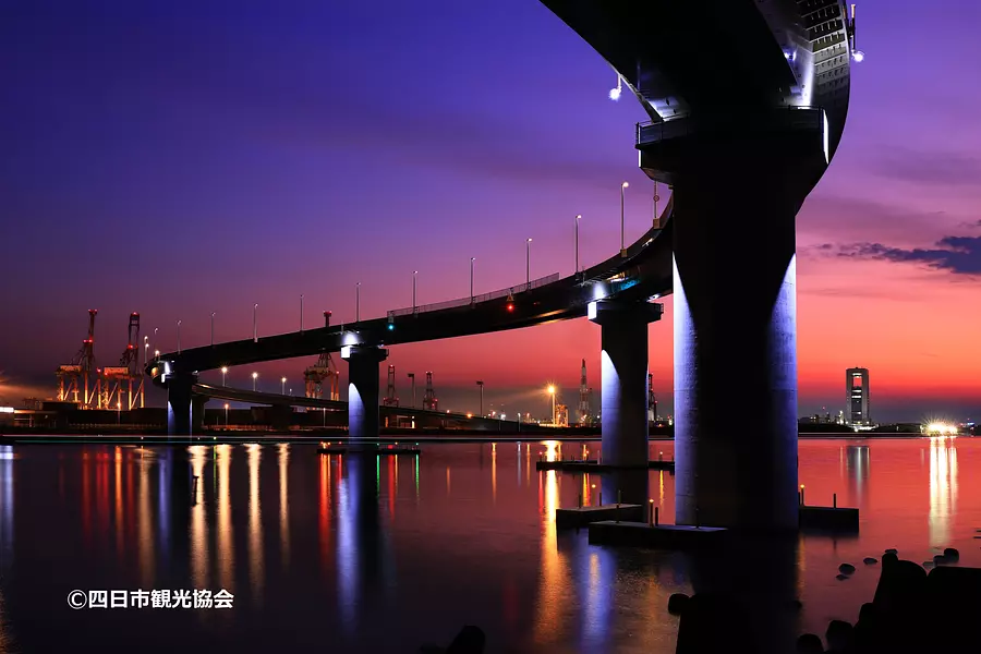 車で行ける 🚗 四日市コンビナート夜景５選 ✨️, 📍① うみてらす１４, ✨️ 高さ100mから工場夜景を一望できる展望展示室, 📮〒510-0011 三重県四日市市霞２丁目１−１, 🚗 四日市東ICから車で約11分, 🚃 JR関西本線「富田浜」下車徒歩15分, 🅿️無料駐車場あり ７６台 , ⏰️ 午前10時～午後5時 , ⏰️ 土日祝日は午後9時まで, ⚠️ 入場は閉館30分前まで,