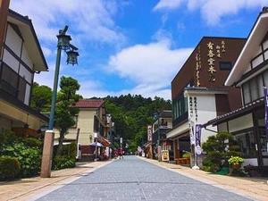 高尾山口駅前広場@sanguchi_hiroba• Instagram photos and videos