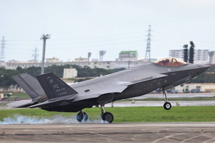 沖縄の米軍基地、外来機の騒音深刻 他基地から普天間飛行場に：中日新聞Web