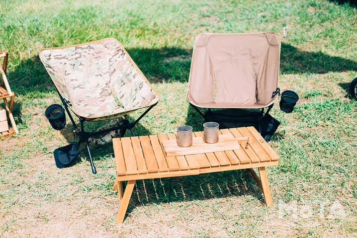 シンプルかつ機能的な「ファイヤーサイドテーブル36」が大人ソロキャンプにガチマッチ – キャンプクエスト