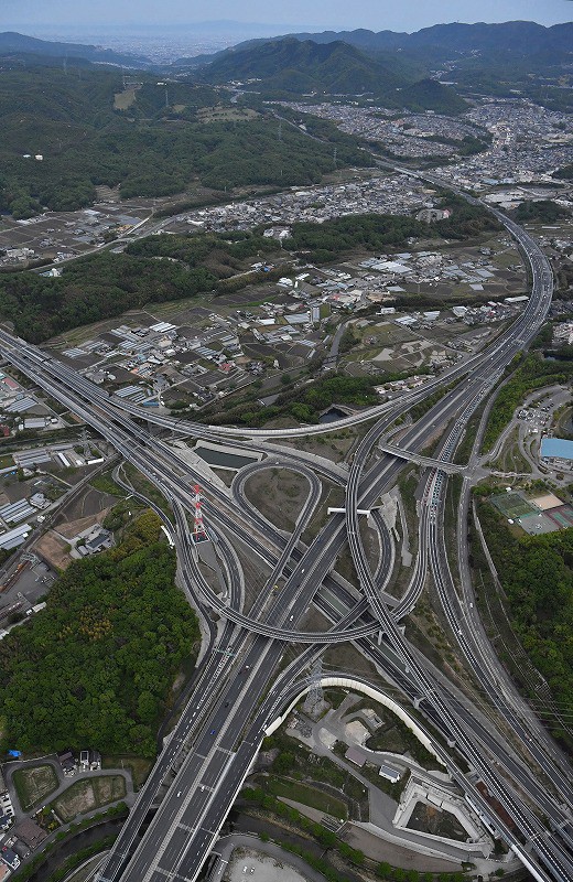 お盆期間の高速道路における渋滞予測について 本四版トピックスJB本四高速