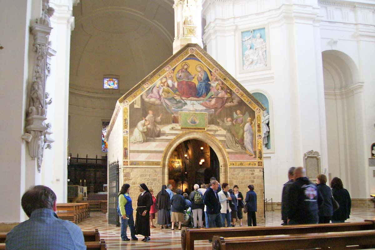 アッシジ、フランチェスコ聖堂と関連修道施設群 - 世界遺産を学ぶ