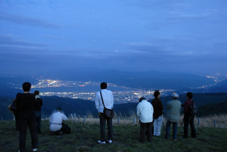 長野県高ボッチ高原からの風景🌃 本日の主役は『贅沢高ボッチ』✨✨ 今シーズン2回目の高ボッチ🗻 昨日の仕事終わりに出発して今日の昼頃帰宅🏠仮眠入れて往復10時間🚗 ³₃ 撮影は3時間📷✨ 超ハードな行程だったけど最高に贅沢な景色に出逢いました😆🙌 2023 10 31高