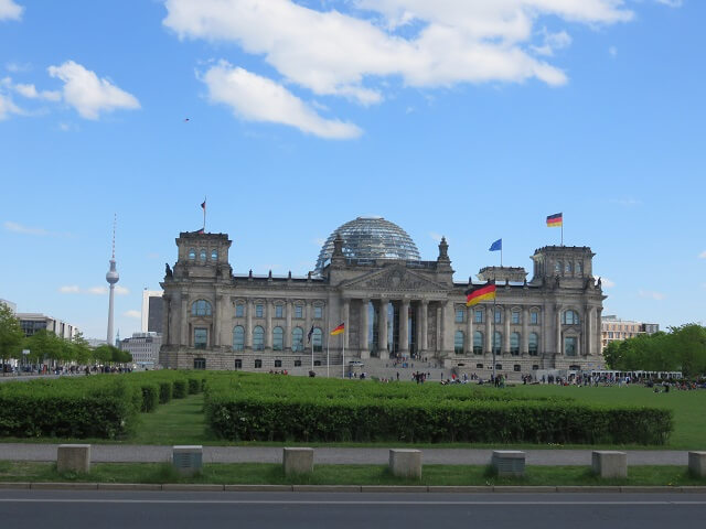 ベルリン: ドイツ連邦議会議事堂 国会議事堂 。sheep-tripのブログ