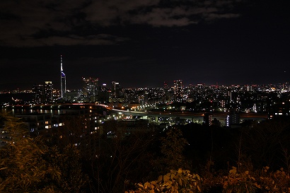 福岡の空を金魚が泳ぐ!?福岡タワーで日本初のイルミネーションいこーよニュース