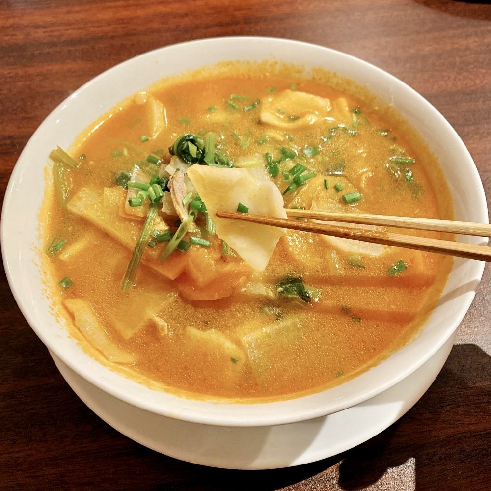 チベット料理を現地で食べてみた インドのチベット人居留地・ダラムサラで食べる“本場の味”は日本食のよう⁉smart Web宝島社の雑誌スマート smart 公式サイト