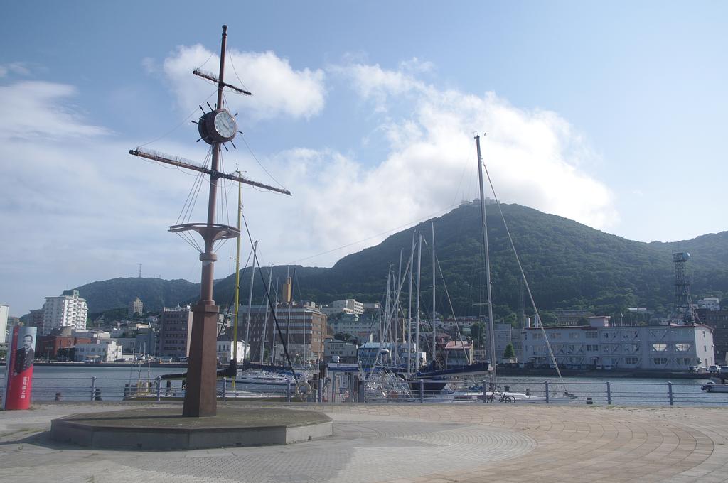 函館駅前 公衆トイレ 多目的トイレ 北海道・函館市Water Closet Japanese Toilet Flush - YouTube