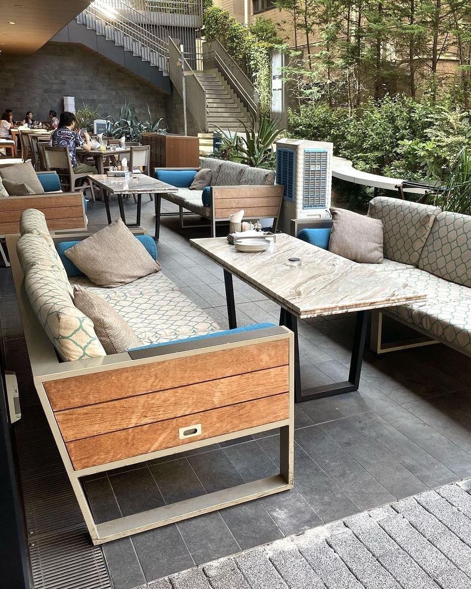 おしゃれなオープンテラスがあるのはココ！ 渋谷・表参道のテラス席が楽しめるお店4選 │ ヒトサラマガジン