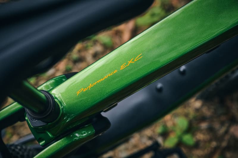 ポルシェの電動自転車「eバイク」が第五世代へアップデート。新サスペンションの採用で荒地もスマートに走破 - Webモーターマガジン