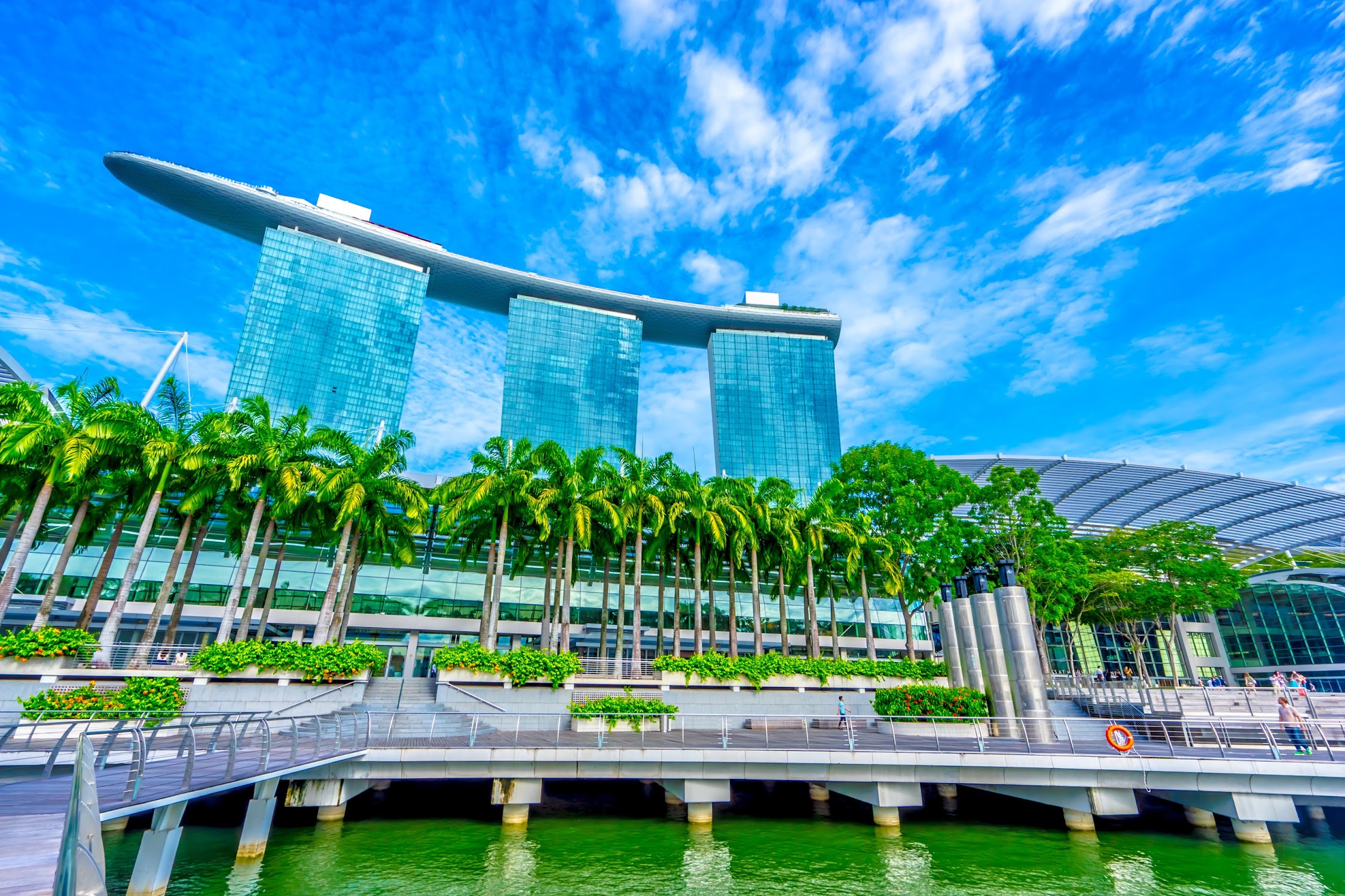 ザ・ショップス アット マリーナベイ・サンズ - シンガポールの高級ショッピングモール - Go Guides