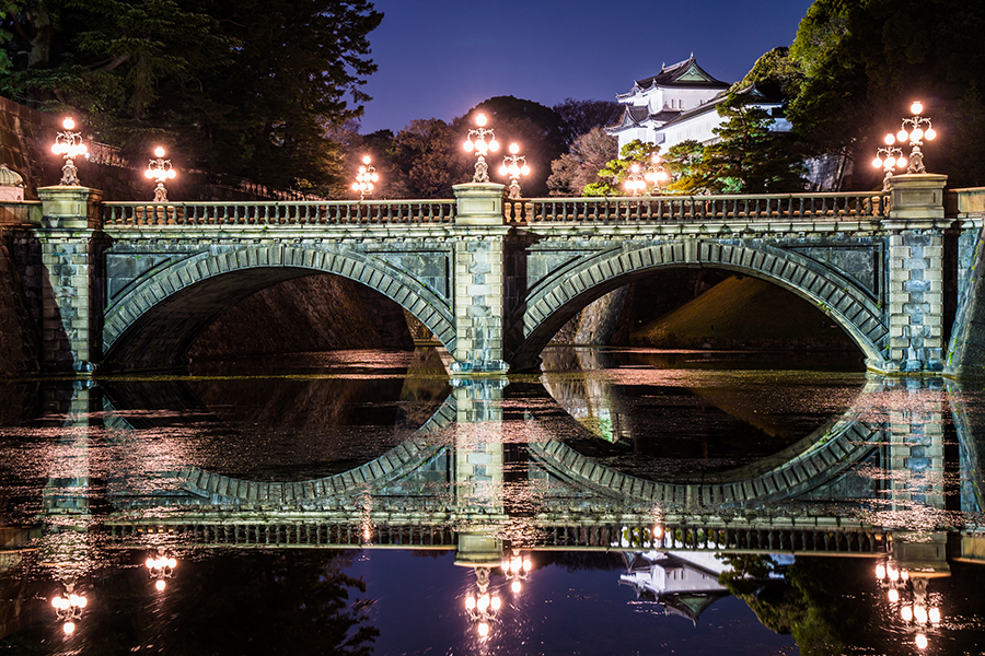 東京都 千代田区 皇居の空撮118743442 の写真素材 - アフロ