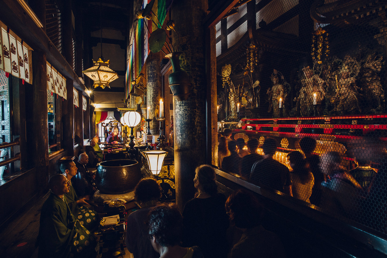 清水寺・千日詣り 年に一度、内々陣を特別拝観！ブラタモリ案内人と京都一の聖地へ:～聖地誕生の根源とは！？観音様が座す地形、断層がつくる京都の世界観～ ky25c1200京都のミニツアー「まいまい京都」
