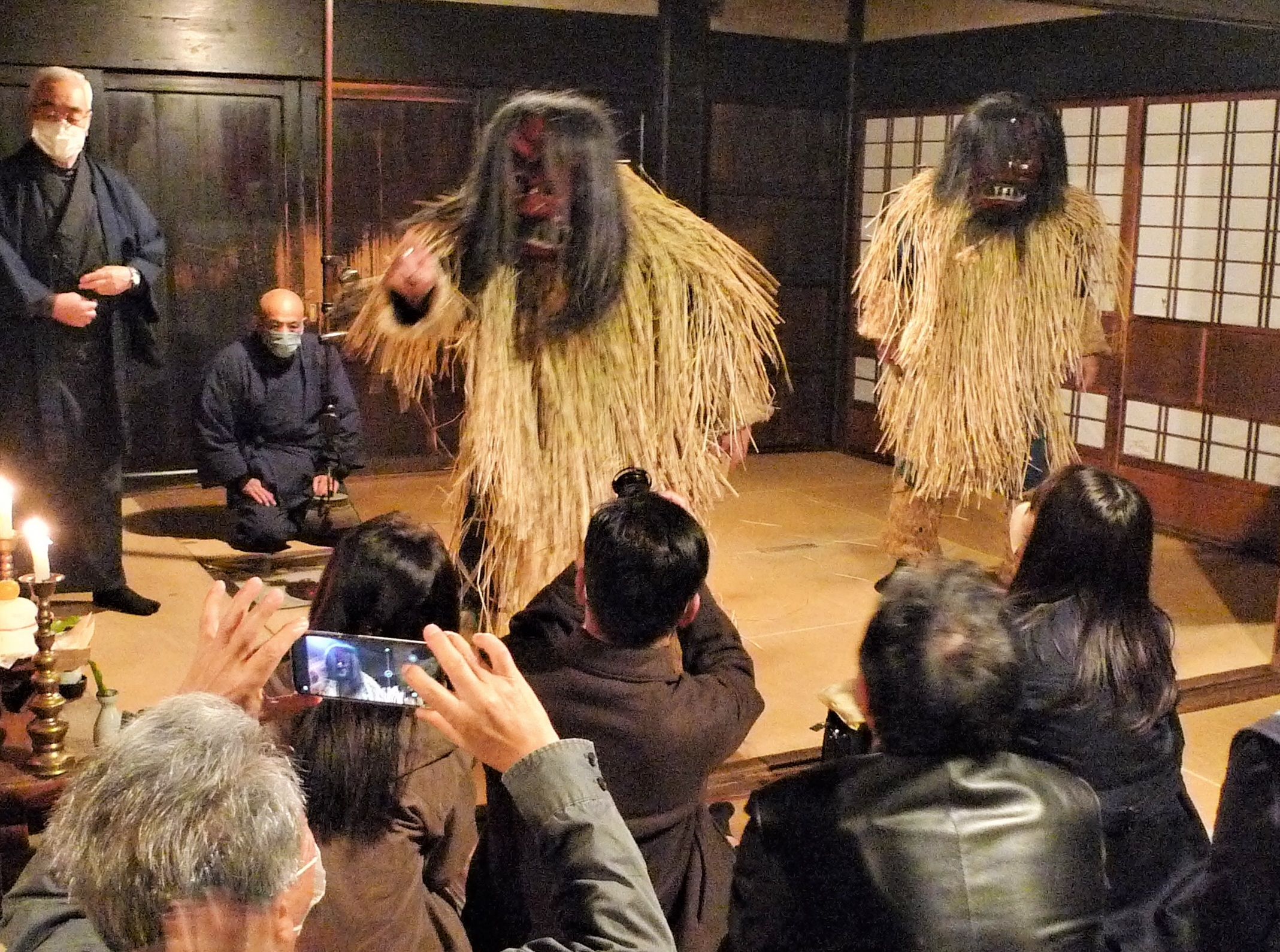 なまはげ館 実演 - YouTube