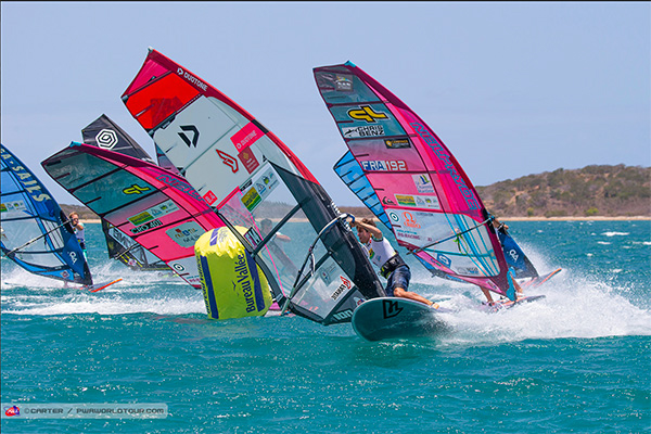 初心者サーファー最大の目標、スープでのテイク・オフを成功させるサーフィンの基本FUNQ NALU