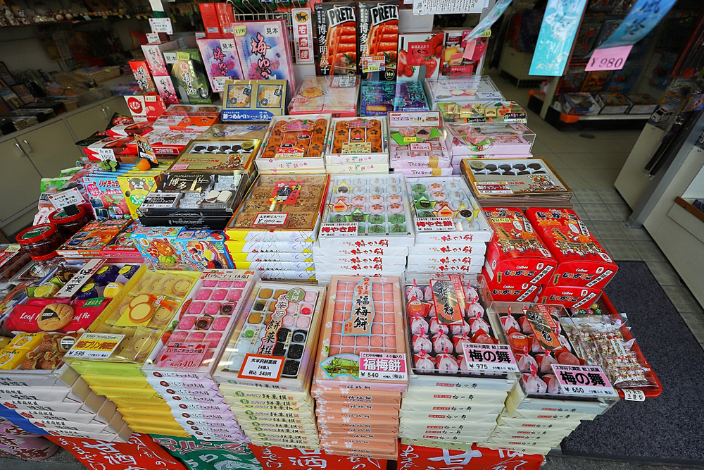 福岡空港で買えるお土産人気ランキングTOP10発表！定番から最新スイーツまで徹底解説知らない福岡