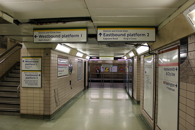 ロンドン・パディントン駅、熊のパディントンに会えるスポットは？英国ゆるっとシニア