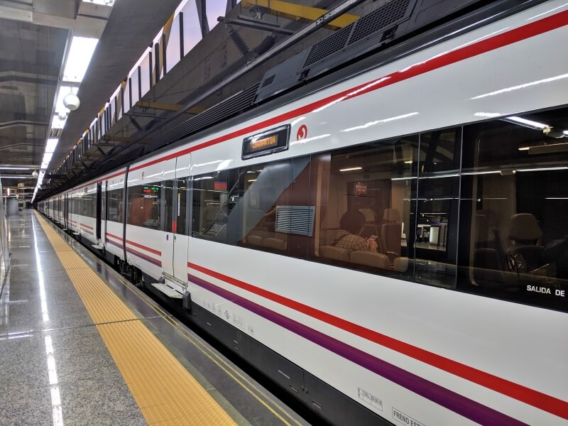 マドリード・バラハス空港から市内へのアクセス方法TABI JOZU