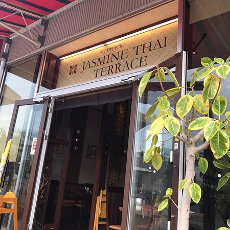 初夏のおすすめスィーツ』 新緑の眩しい季節、お勧めはずんだ団子です。枝豆のやさしい甘さがほっとする新潟の味です。そら野テラスそら野デリカスィーツずんだ団子