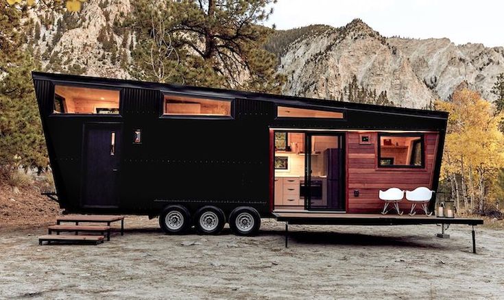 巨大キャンピングカートレーラーハウス沖縄