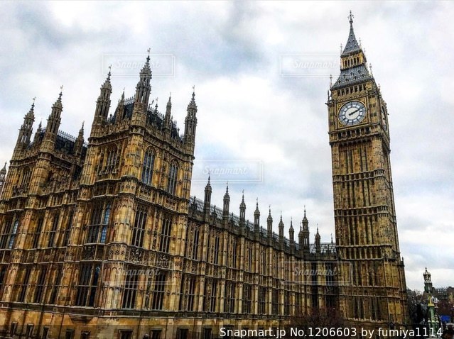 イギリスでロンドンのロンドンビッグベンの時計塔の写真素材・画像素材 Image 71250482