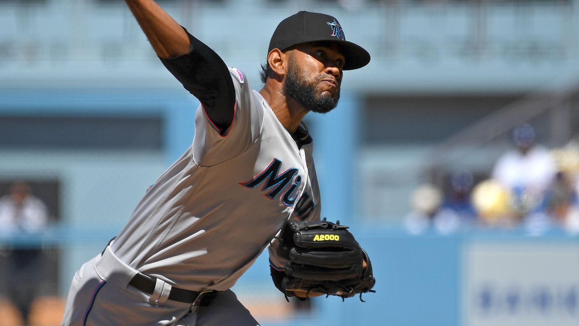 今日はトリミングday✂️✨ という事は⁡ 虚無顔だっこシリーズpart4🫵🏻💗 ⁡ 今回は雨が降ってて傘さしてたのもありけんじ子さんの顔がいつにもまして ブs 🫢㊙️ 憎悪に満ちた顔になってました👹笑 ⁡ これじゃあ、ただの顔芸投稿や😂☔️ ⁡虚無顔だっこ