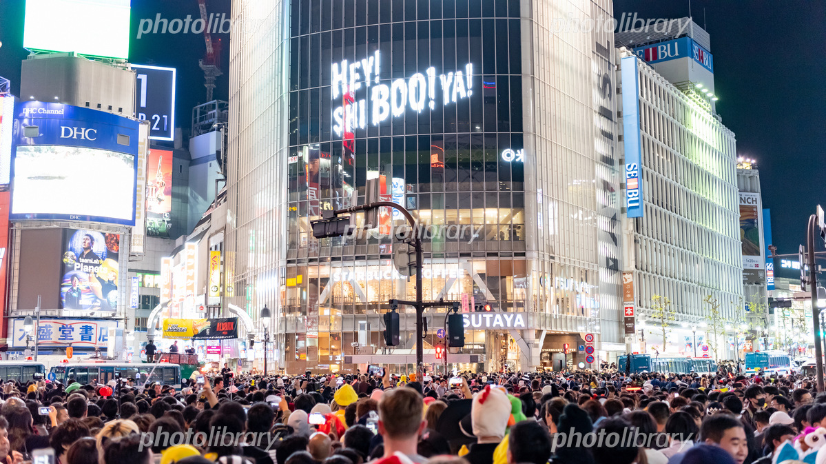 東京都 混雑する渋谷スクランブル交差点の写真素材101931882- PIXTA