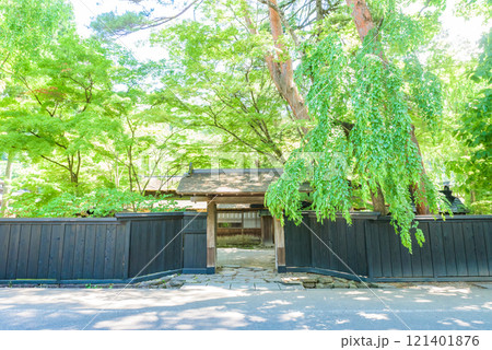 映画のロケ地にもなった神社⛩️📍 山形 由豆佐売神社 ゆずさめじんじゃ湯田川温泉の守り神として、 出湯と水の神様として祀られている『由豆佐売神社 ゆずさめじんじゃ 』 山田洋次監督の映画「たそがれ清兵衛」の ロケ地にもなった場所🎞️主演は真田広之さんと