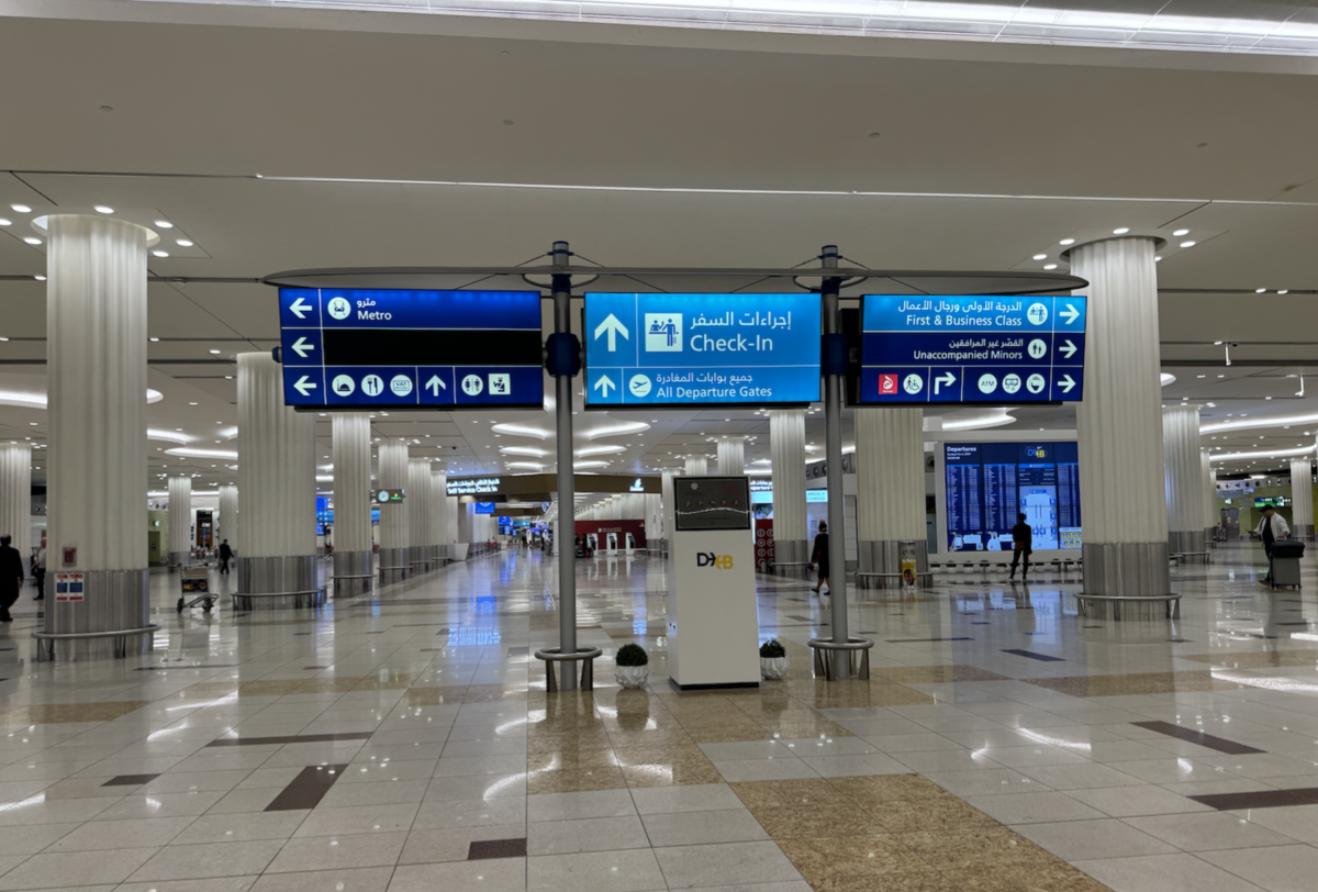 ドバイ国際空港第3ターミナル エミレーツ・ビジネスクラス・ラウンジ コンコースC- 群れない女のひとり旅