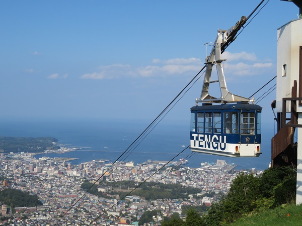 小樽天狗山ロープウエイ」、秋の紅葉楽しむ「平日割」 - 小樽経済新聞
