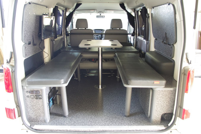 天然木内装だからちょこっとDIYもOK！ホテルライクな照明も注目の7人乗車、大人2人+子供1人就寝可能なキャンピングカーAUTOCAMPER オートキャンパー