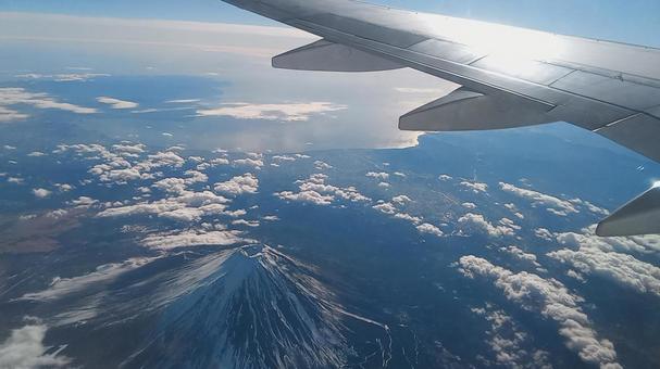 石原良純 飛行機の窓から見える景色の楽しみ方：石原良純の「日々是好転！ときどきカラダ予報」：日経Gooday グッデイ