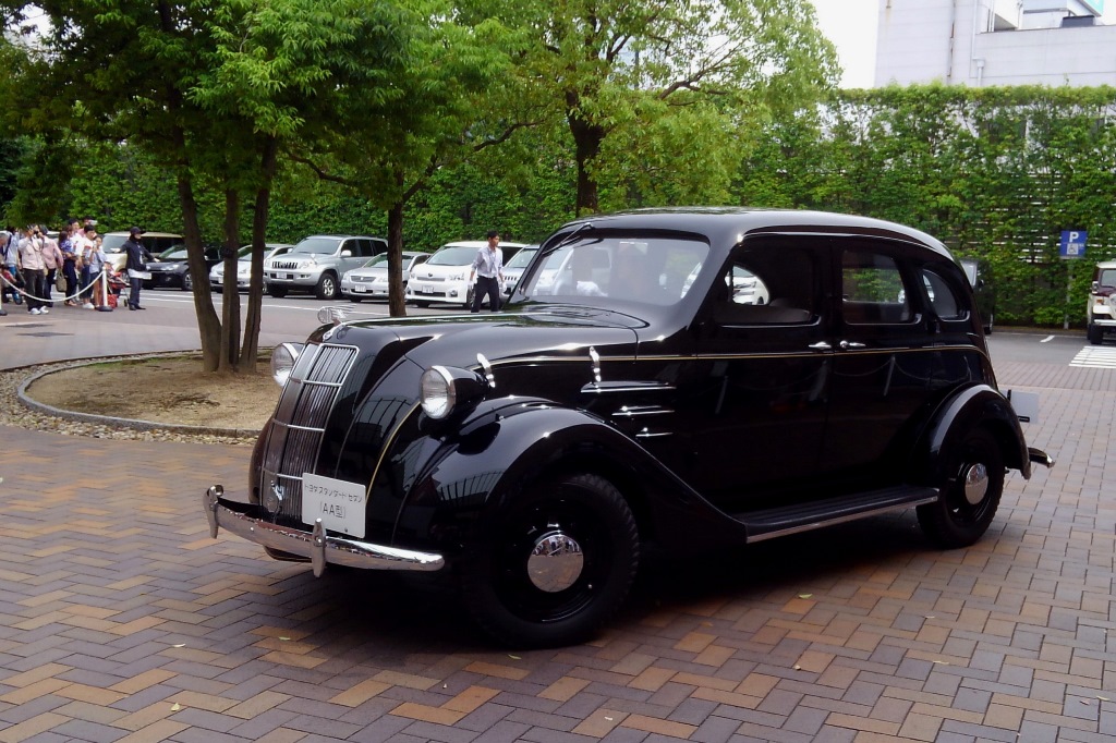 トヨタ「レトロ四駆」が人気再燃!? 中古車高騰で再販希望の声高まる「ランドクルーザー70」とは - ライブドアニュース