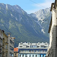 オーストリア旅行記35 インスブルック観光 朝のトラムで山登り : マリンブルーの風