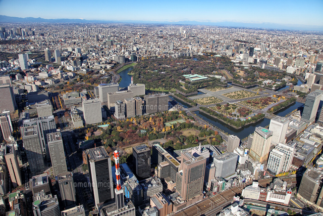 日比谷公園と皇居の航空写真 10643000005 の写真・イラスト素材アマナイメージズ