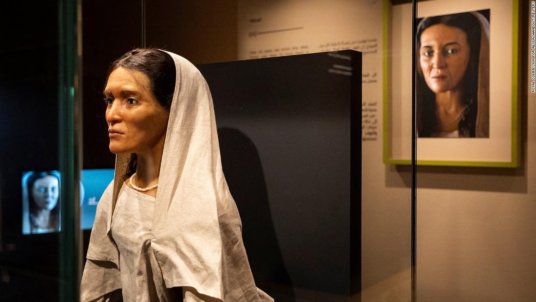 ヨルダンのペトラ遺跡は首都 サウジのヘグラは南の都市 同じナバテア人の世界遺産が サウジにあります