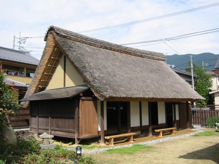 甘草屋敷 - Wikipedia