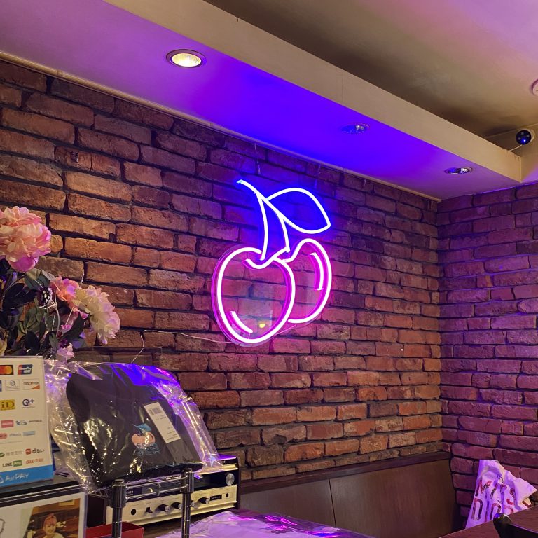 中野 「喫茶 ノーベル」・大衆的昭和レトロ喫茶で「クリームソーダ」と「コーヒーゼリーアラモード」を堪能☆昭和レトロ研究所