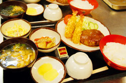 桃ノ木山の家泊で大杉谷渓谷登山！予約・口コミ・料金・食事・お風呂の詳細 前編- アオヒゲ危機一髪♪ 樽の中身は何だろう