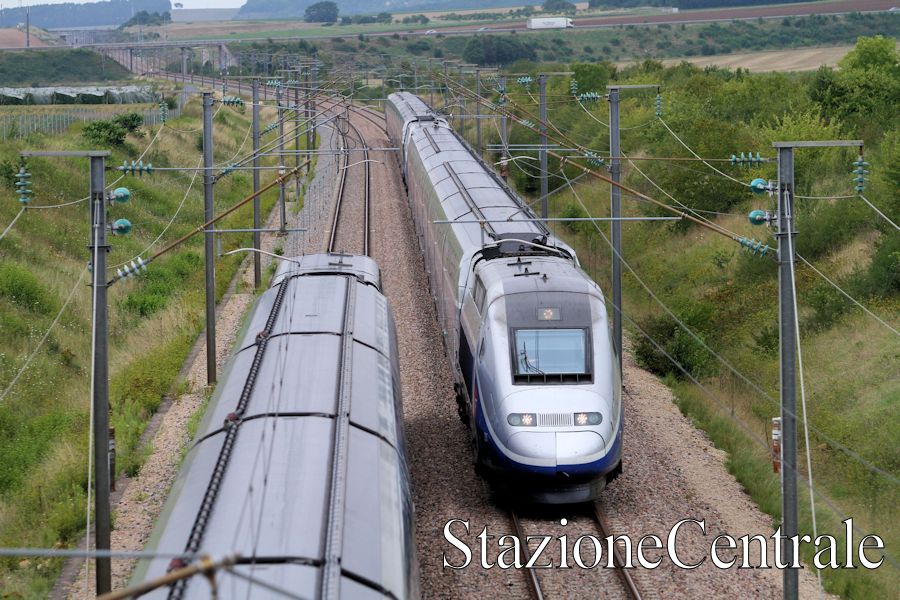 意外と知らない ヨーロッパの鉄道の「連結器」日本と仕組みが違うって本当？鉄道ホビダス