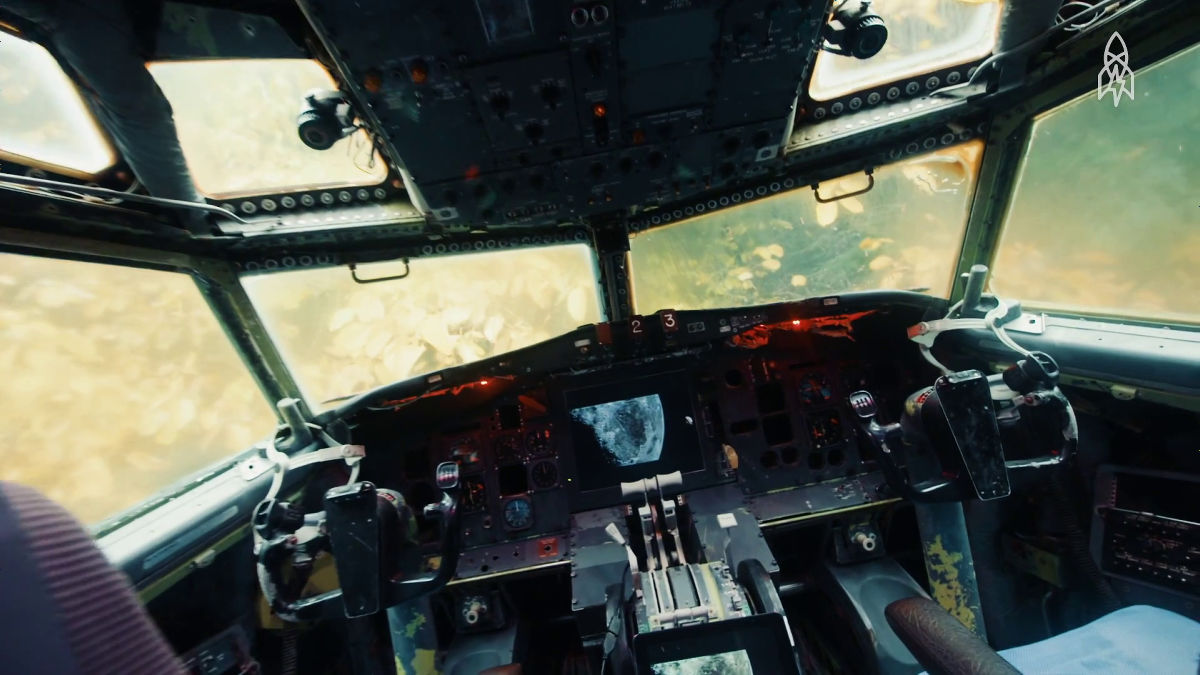 ドゥンド→ルアンダ フライト 飛行機FlyTeam フライチーム