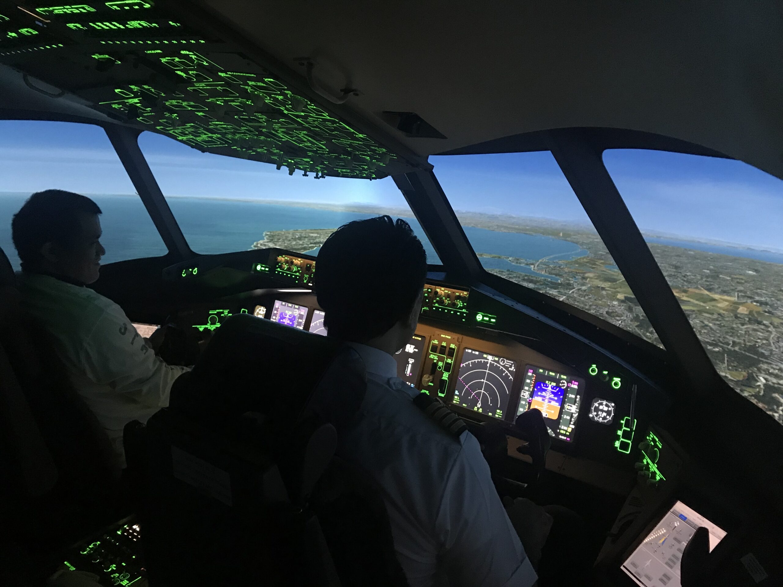 ANAグループで元気に働く女性社員に聞く～国際女性デー特集：ANAグループ初の女性機長 松本友佳子さん～ANA GROUPSTORIES ANAグループストーリーズ