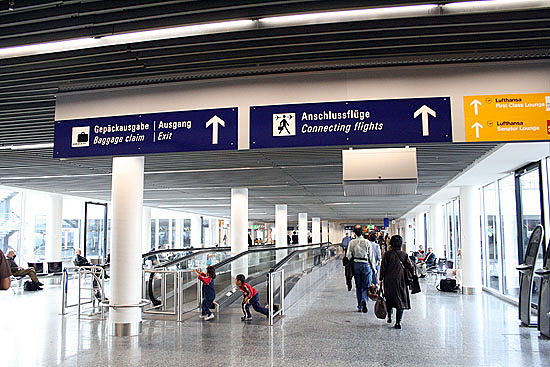 ドイツ・フランクフルト空港での乗り継ぎ トランジット 方法と待ち時間の過ごし方ロコタビ