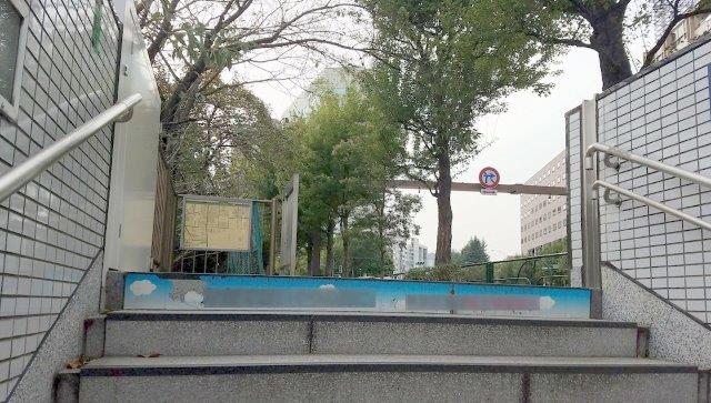 東京メトロ有楽町線「市ヶ谷」駅から都営新宿線「市ヶ谷」駅まで乗り換えしてみた -ホンネ不動産ジャーナル 部屋探しで失敗しない為の賃貸情報まとめサイト