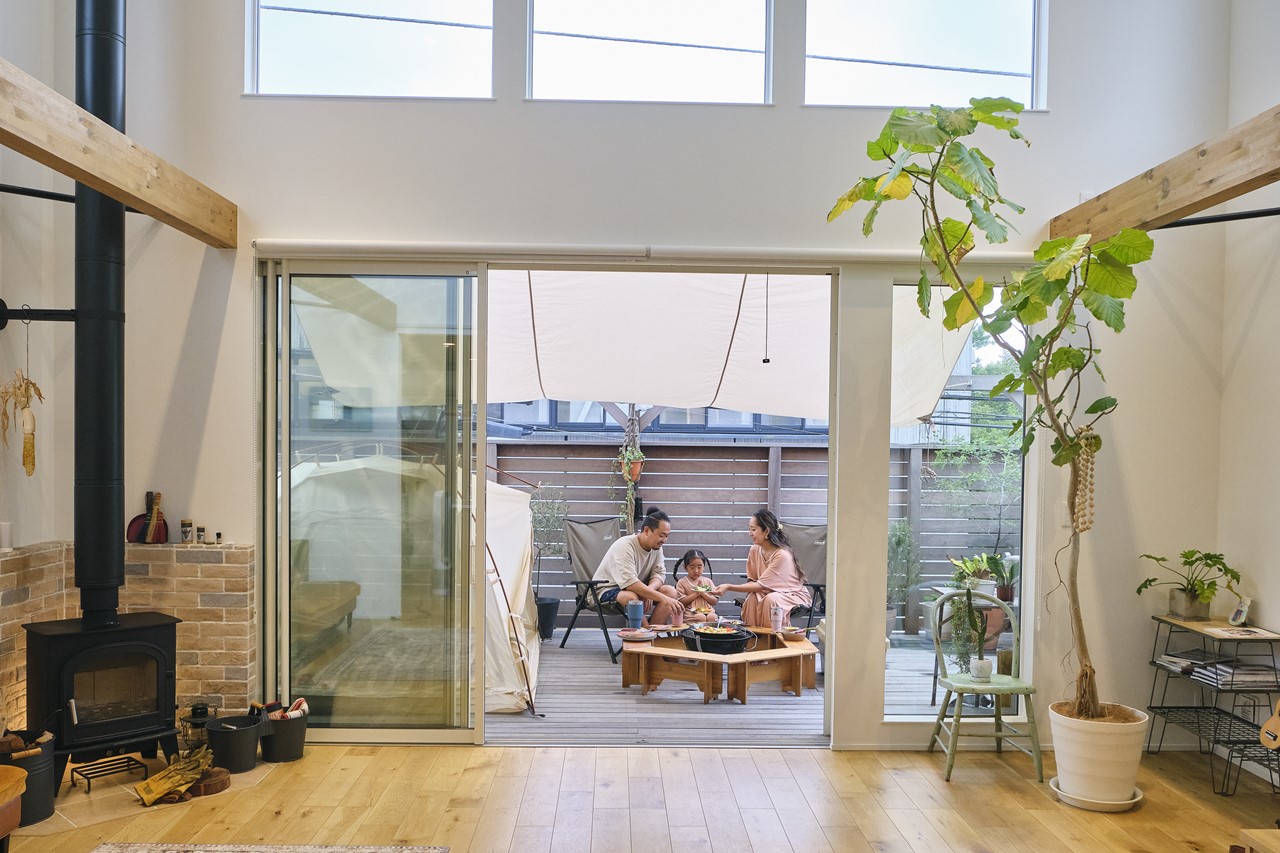 アウトドア仕様 家の中でもキャンプ気分！自宅のインテリアになじむテーブルのおすすめランキング野に行く