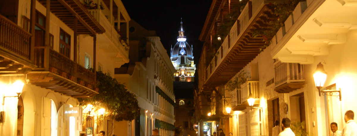 世界遺産「カルタヘナ旧市街」のカラフルな街並みを散策する コロンビア