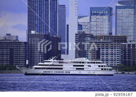 ナイトクルーズ ドリンクを片手に東京港夜景を満喫+フリーフロー 食事提供はありませんザ・クルーズクラブ東京 <天王洲アイル>OZmallレストラン予約